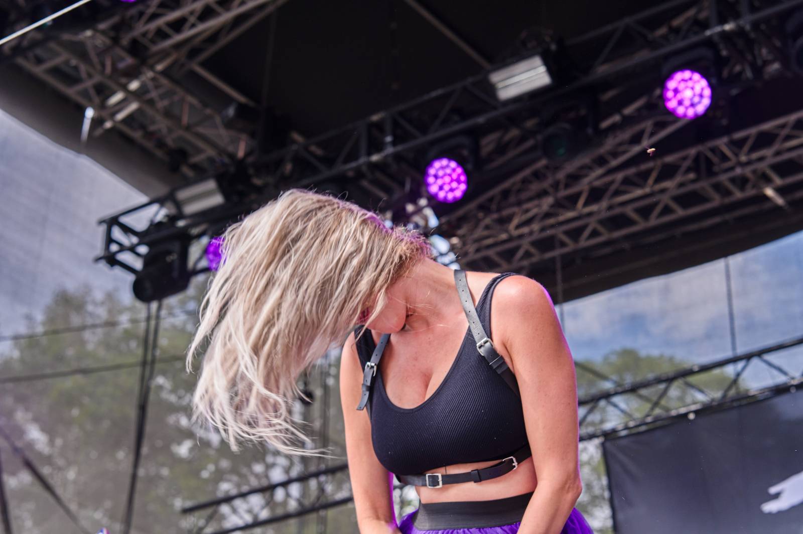 Druhý den Pekelného ostrova: Z porodnice rovnou na koncert. Kuba Ryba se stal podruhé tatínkem