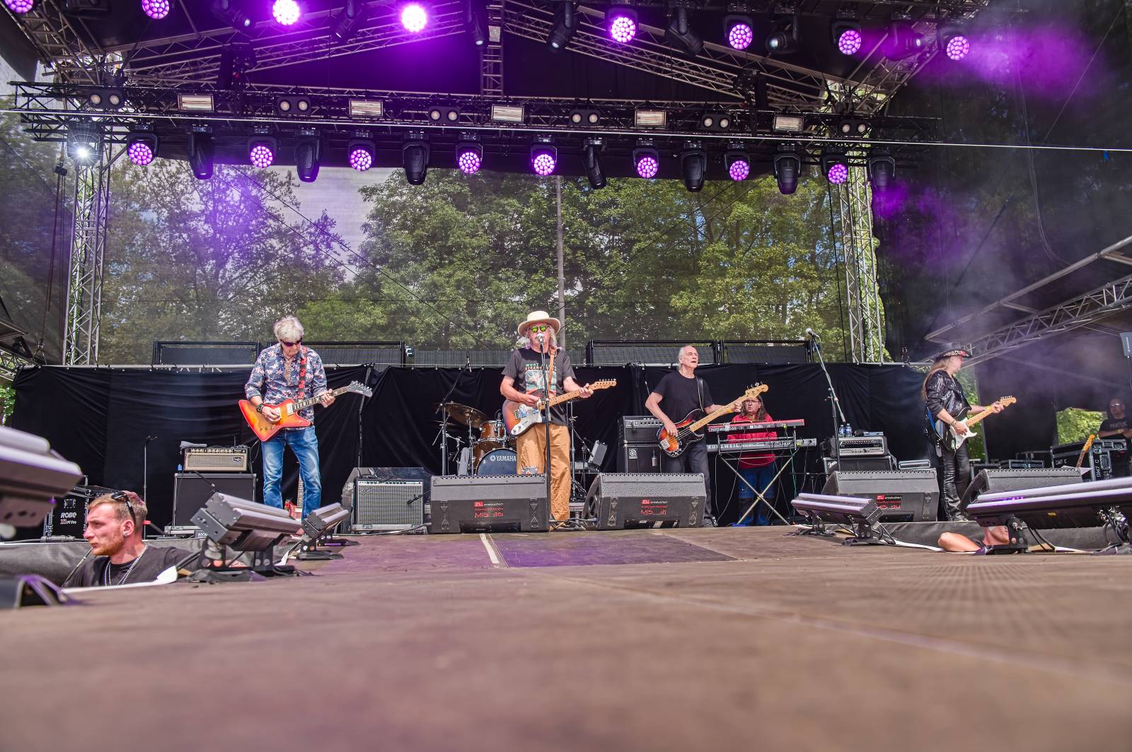 Druhý den Pekelného ostrova: Z porodnice rovnou na koncert. Kuba Ryba se stal podruhé tatínkem