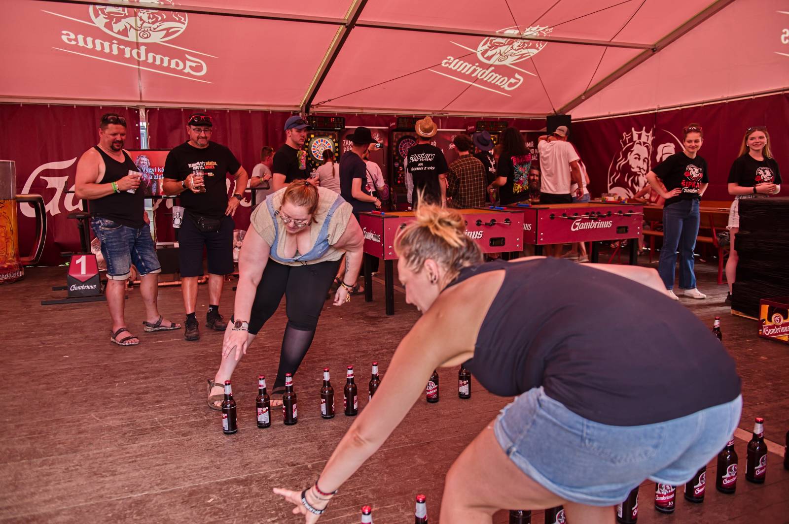 Druhý den Pekelného ostrova: Z porodnice rovnou na koncert. Kuba Ryba se stal podruhé tatínkem