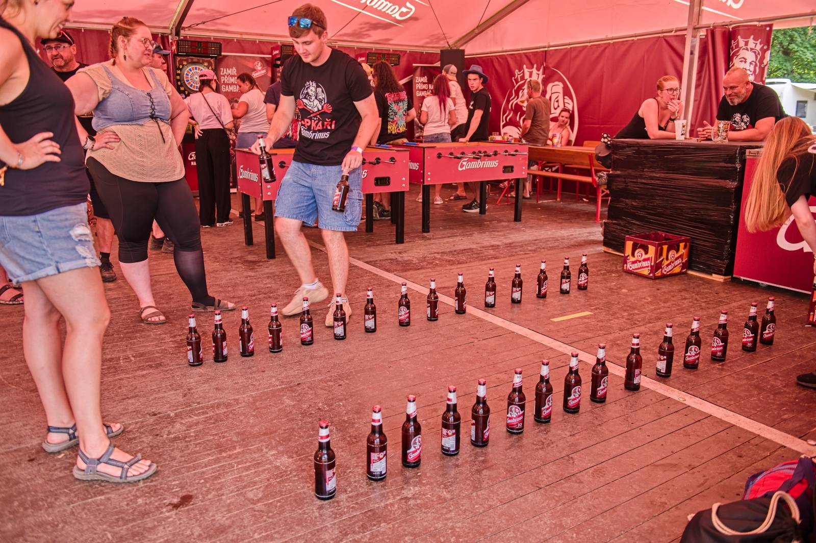 Druhý den Pekelného ostrova: Z porodnice rovnou na koncert. Kuba Ryba se stal podruhé tatínkem