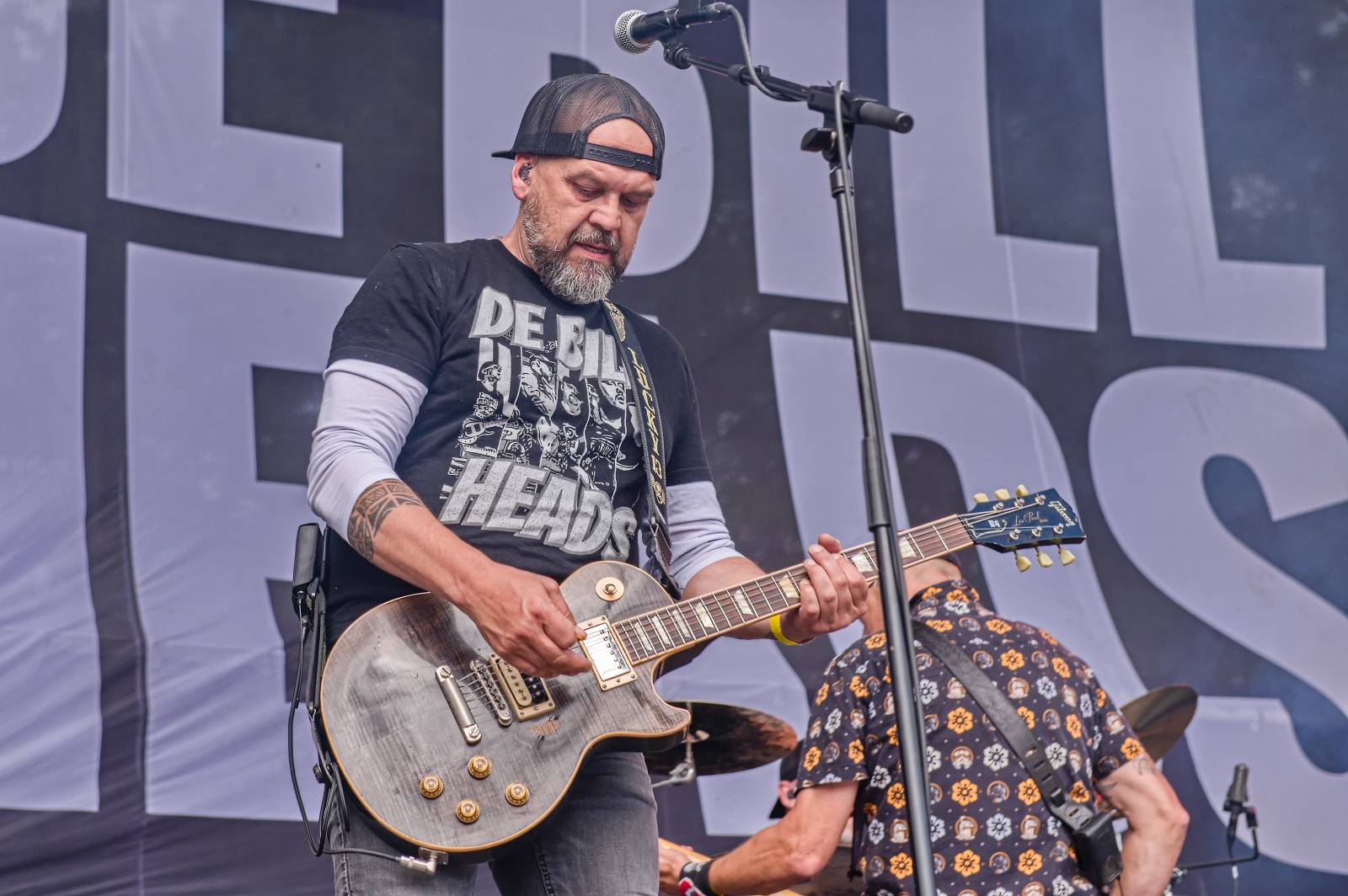 Druhý den Pekelného ostrova: Z porodnice rovnou na koncert. Kuba Ryba se stal podruhé tatínkem