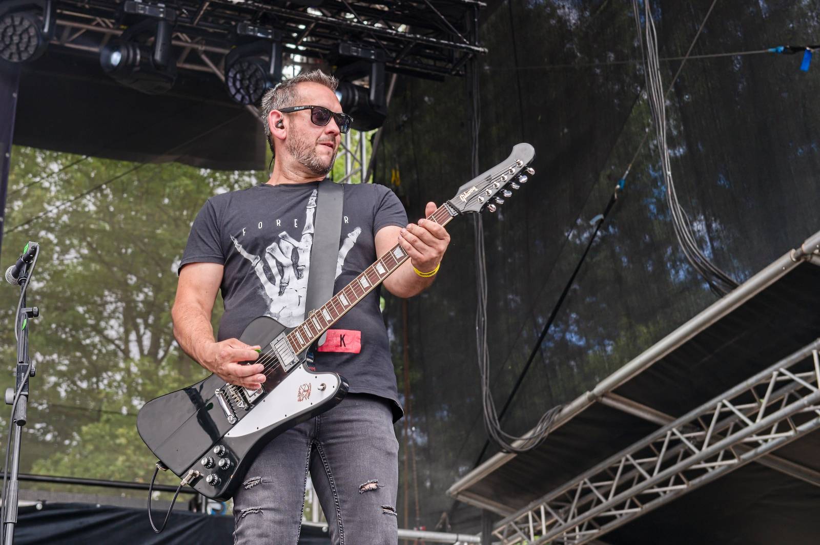 Druhý den Pekelného ostrova: Z porodnice rovnou na koncert. Kuba Ryba se stal podruhé tatínkem