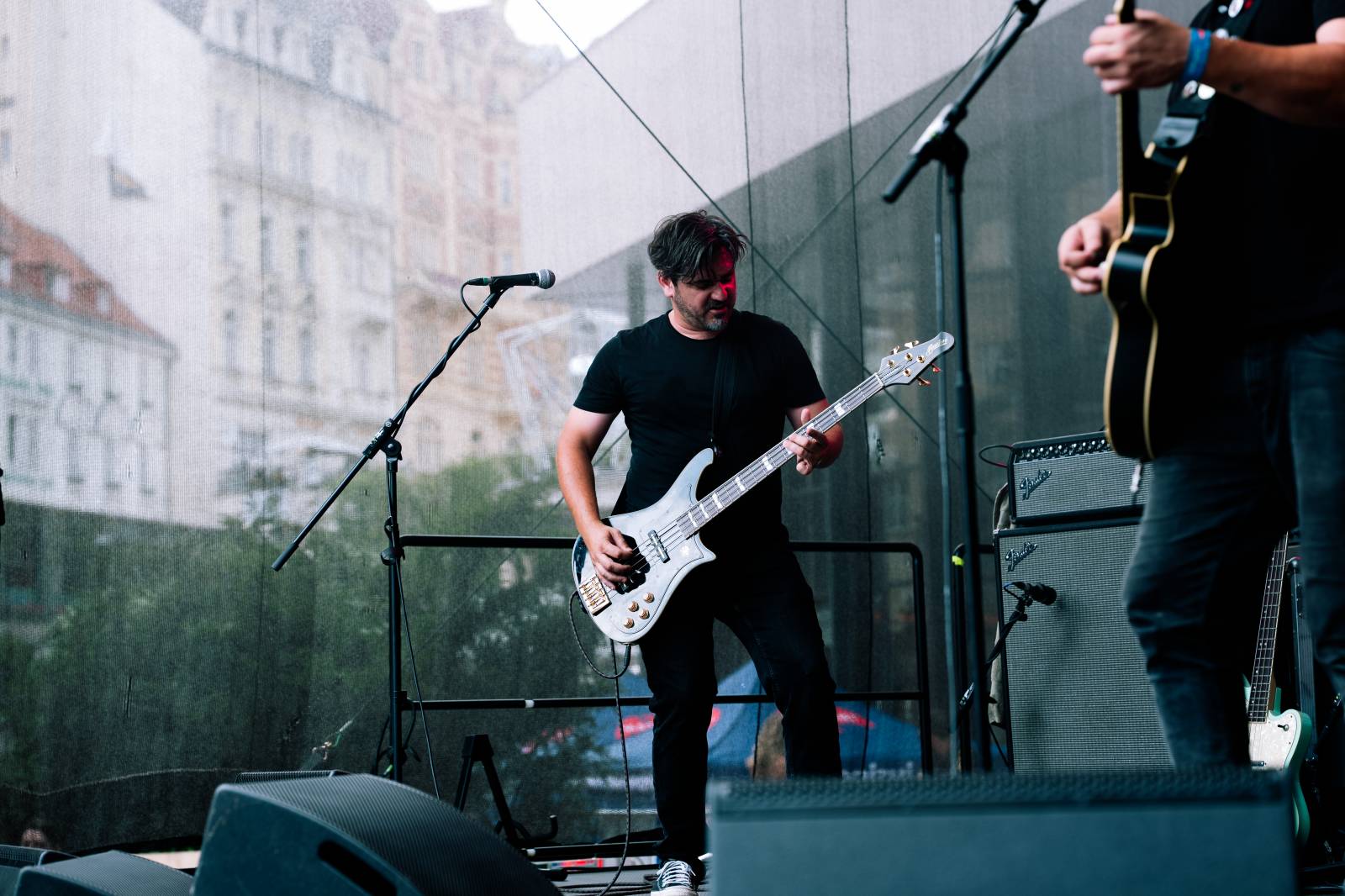 Th!s rozjeli třetí festivalový den v Karlových Varech. Chinaski bavili svými největšími hity