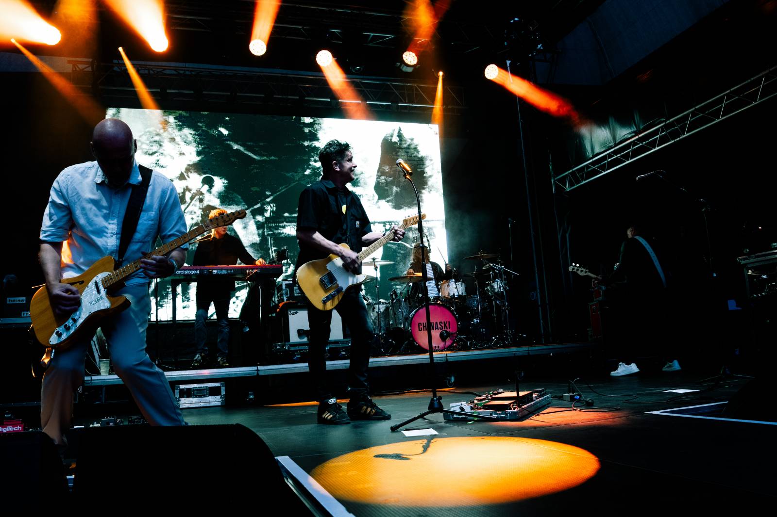Th!s rozjeli třetí festivalový den v Karlových Varech. Chinaski bavili svými největšími hity