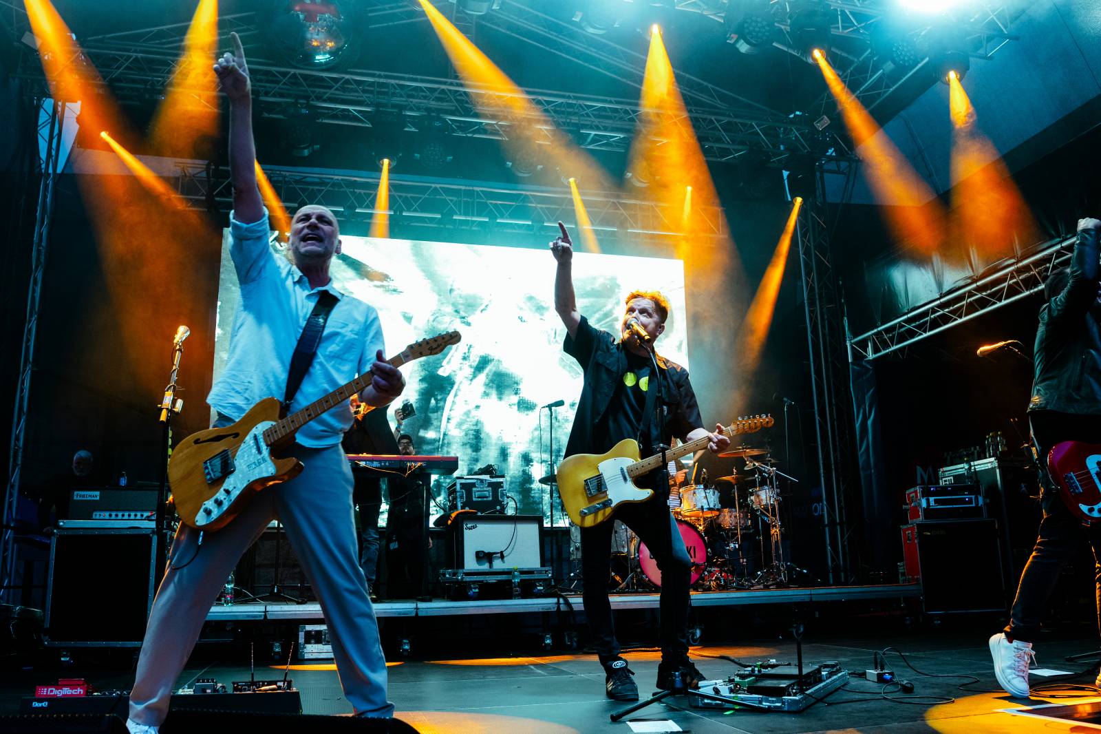 Th!s rozjeli třetí festivalový den v Karlových Varech. Chinaski bavili svými největšími hity
