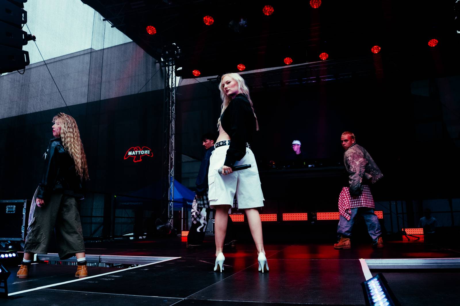 Annet X předvedla v Karlových Varech působivou show, obrovský zájem vzbudil i NobodyListen