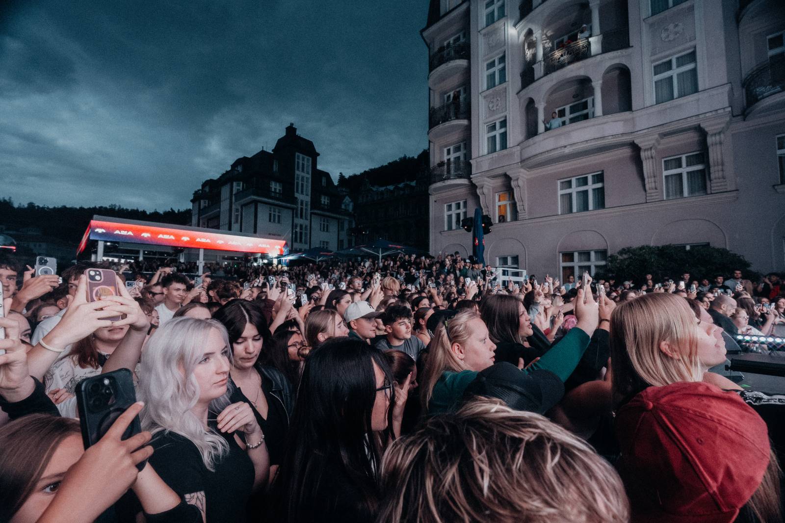 Annet X předvedla v Karlových Varech působivou show, obrovský zájem vzbudil i NobodyListen