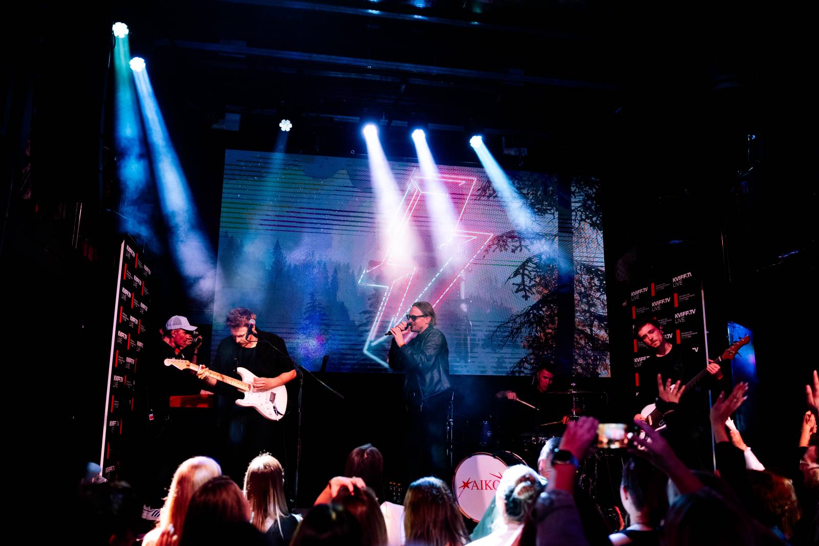 Annet X předvedla v Karlových Varech působivou show, obrovský zájem vzbudil i NobodyListen