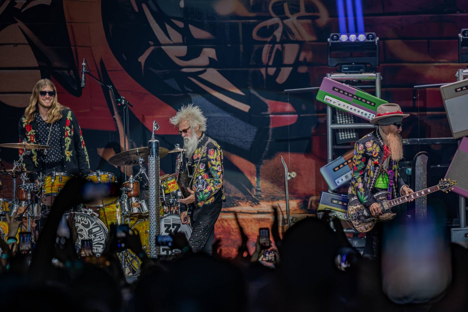 Legendární vousáči se vrátili do Česka. ZZ Top vystoupili v Pardubicích
