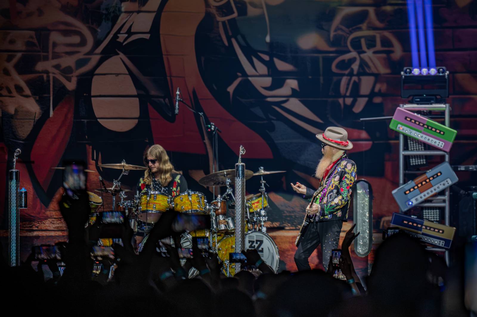 Legendární vousáči se vrátili do Česka. ZZ Top vystoupili v Pardubicích