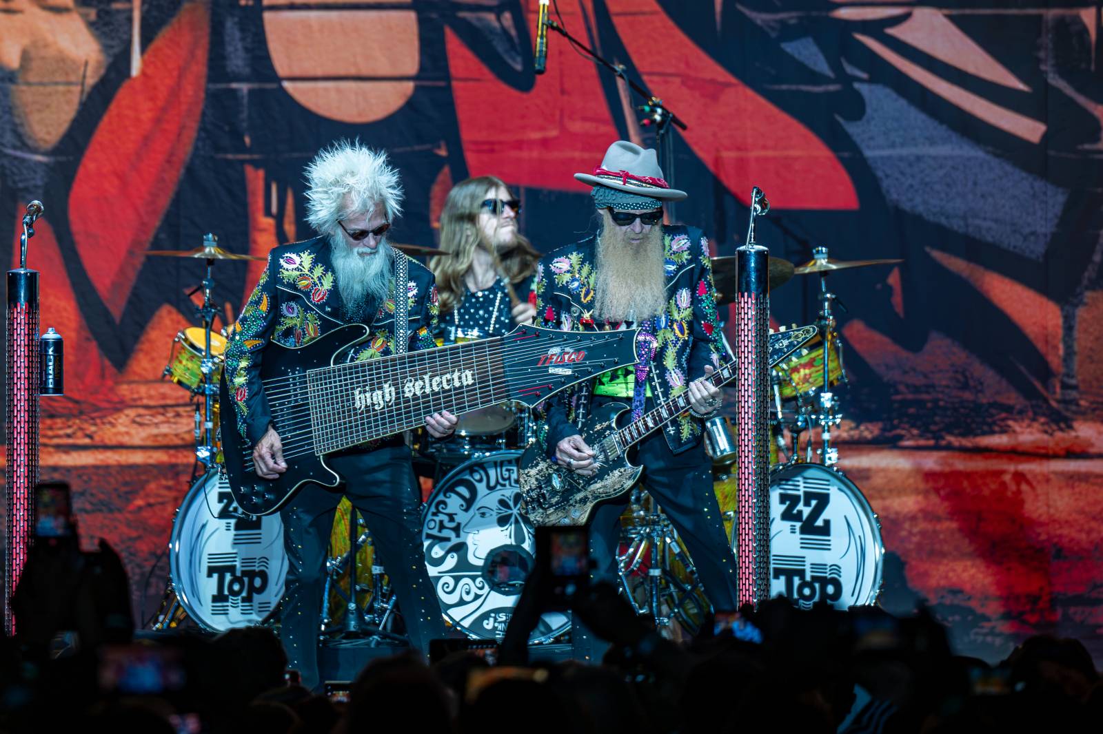 Legendární vousáči se vrátili do Česka. ZZ Top vystoupili v Pardubicích