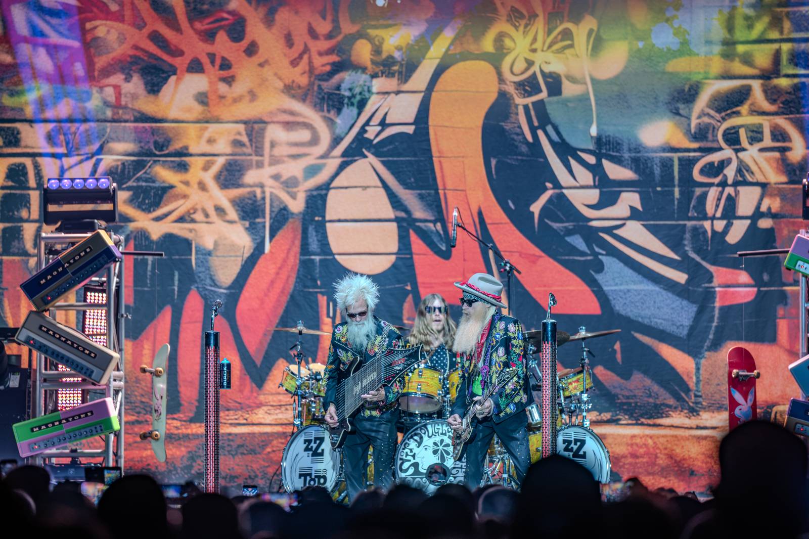 Legendární vousáči se vrátili do Česka. ZZ Top vystoupili v Pardubicích