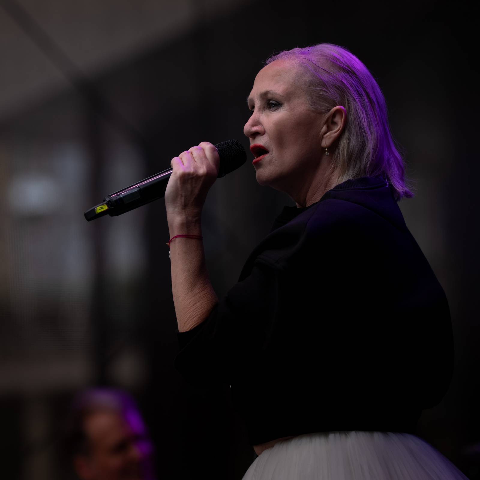Redzed rozbouřil fanoušky, na Mattoni Life Baru se moshovalo. Bára Basiková představila soundtrack k časosběrnému dokumentu o svém životě