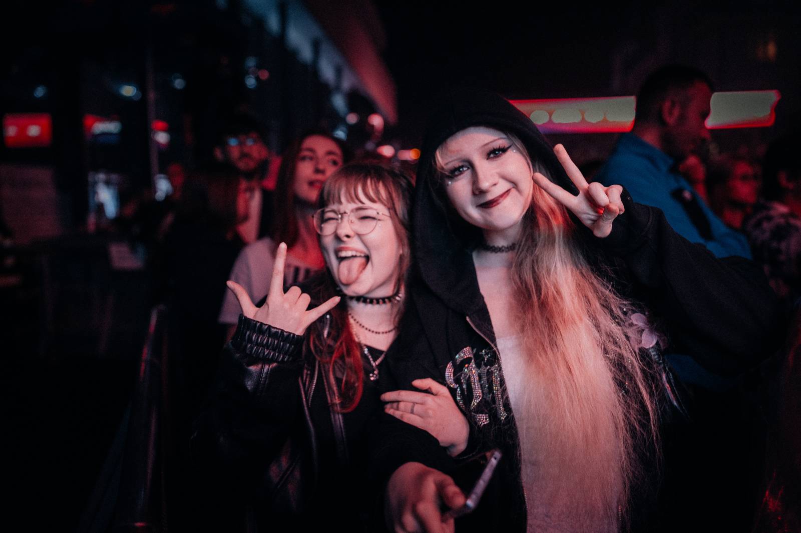 Redzed rozbouřil fanoušky, na Mattoni Life Baru se moshovalo. Bára Basiková představila soundtrack k časosběrnému dokumentu o svém životě