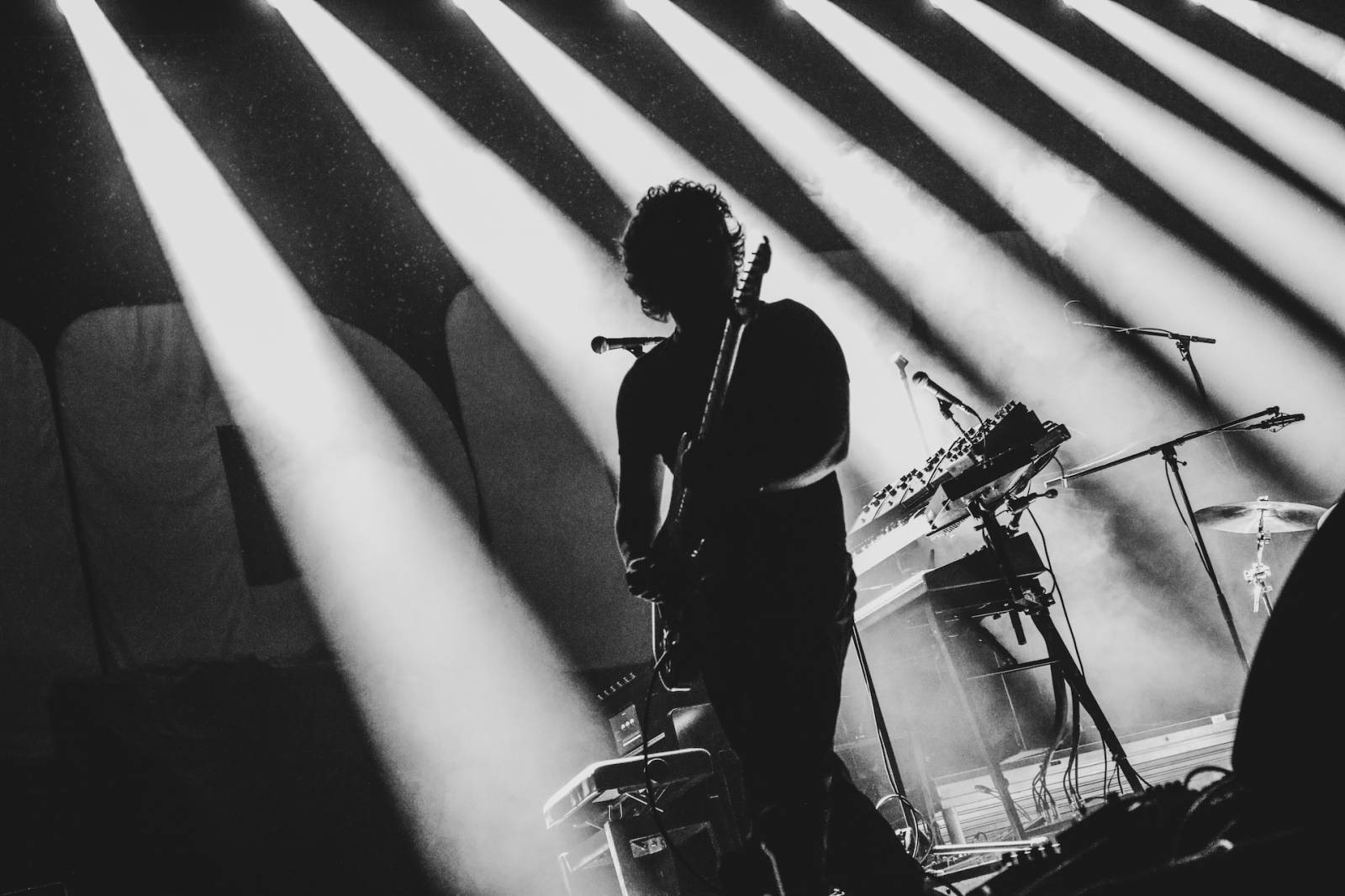IDLES v Praze: koncert plný emocí, tance i vzdoru