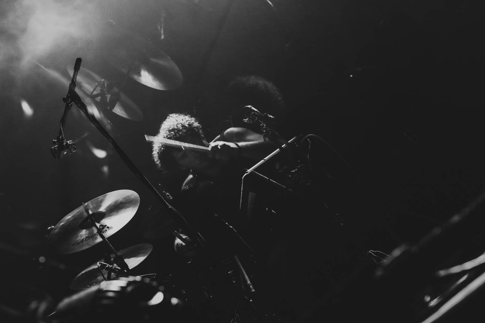 IDLES v Praze: koncert plný emocí, tance i vzdoru