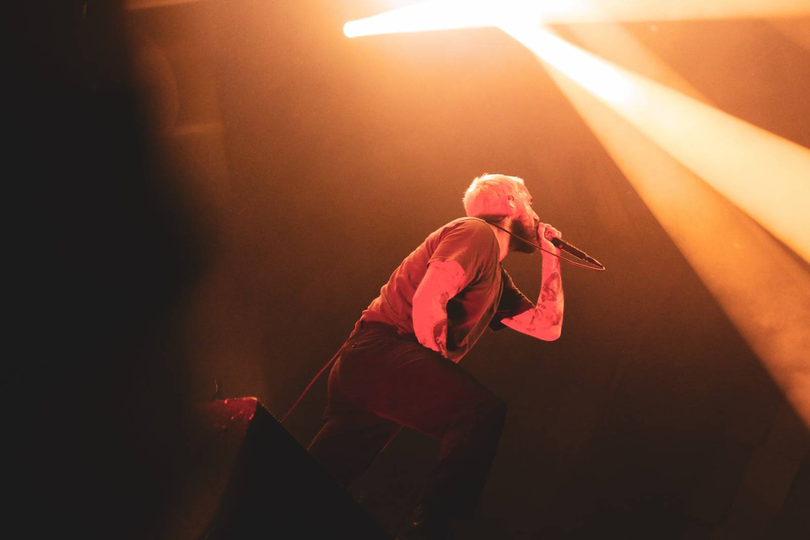 IDLES v Praze: koncert plný emocí, tance i vzdoru