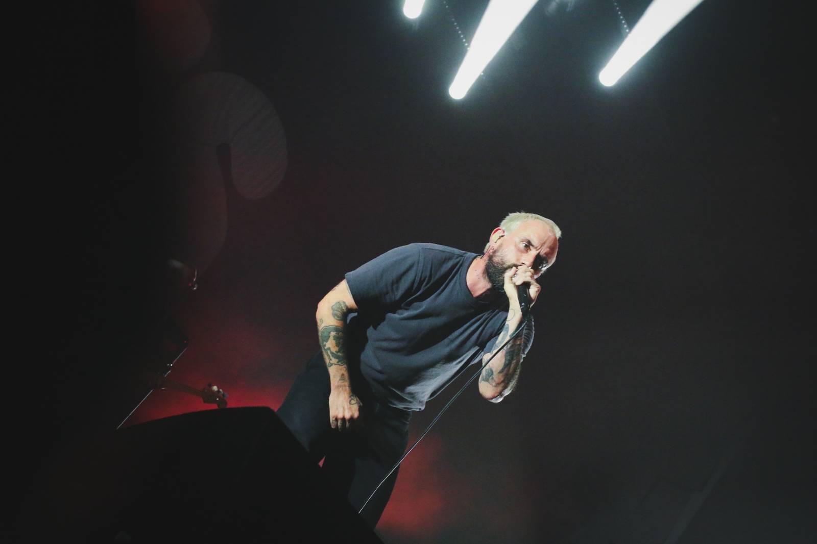 IDLES v Praze: koncert plný emocí, tance i vzdoru