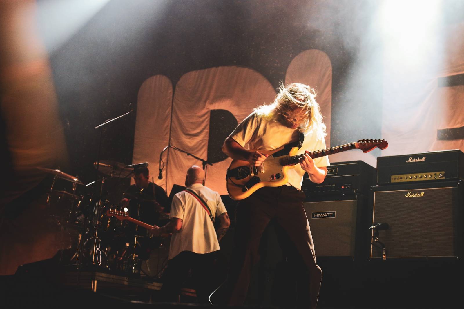 IDLES v Praze: koncert plný emocí, tance i vzdoru