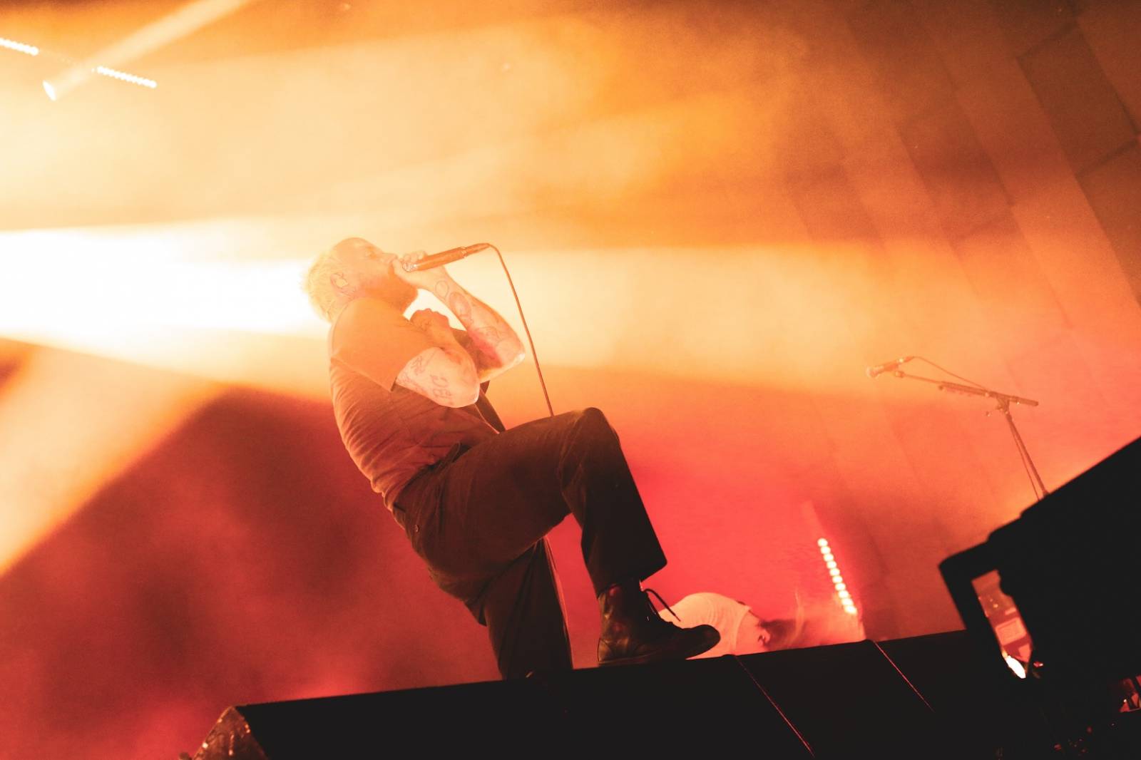 IDLES v Praze: koncert plný emocí, tance i vzdoru