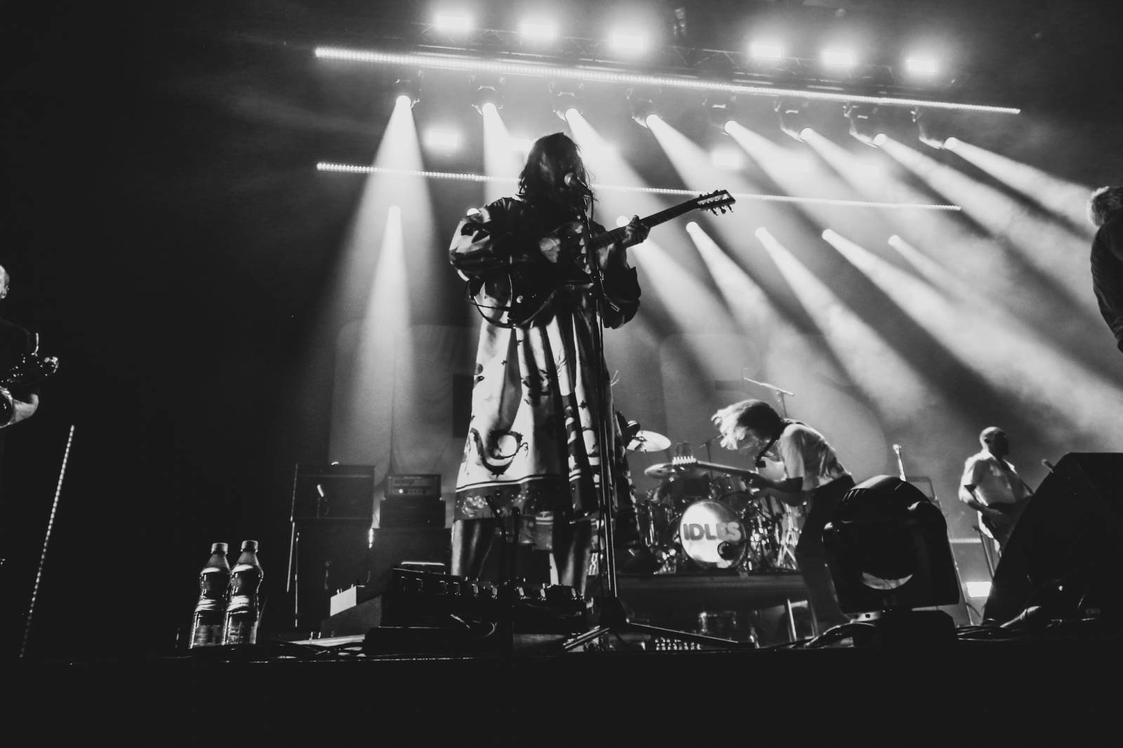IDLES v Praze: koncert plný emocí, tance i vzdoru
