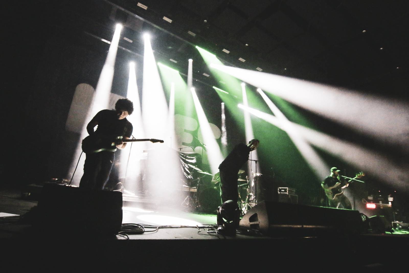 IDLES v Praze: koncert plný emocí, tance i vzdoru