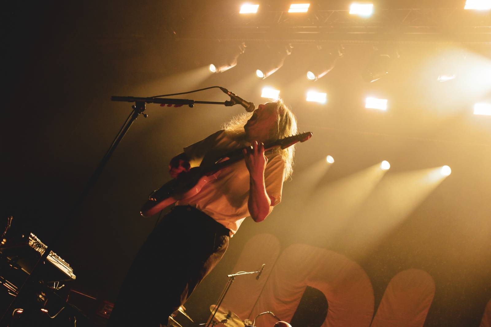 IDLES v Praze: koncert plný emocí, tance i vzdoru