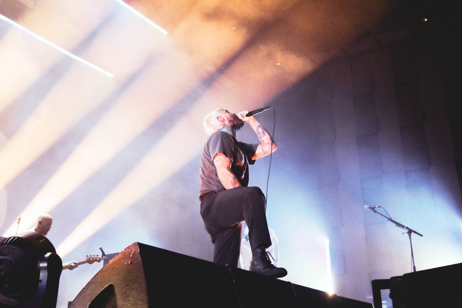 IDLES v Praze: koncert plný emocí, tance i vzdoru