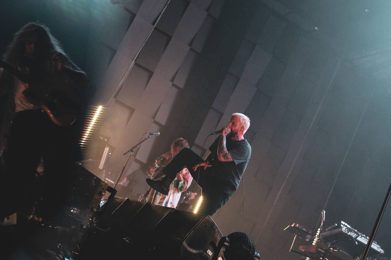 IDLES v Praze: koncert plný emocí, tance i vzdoru