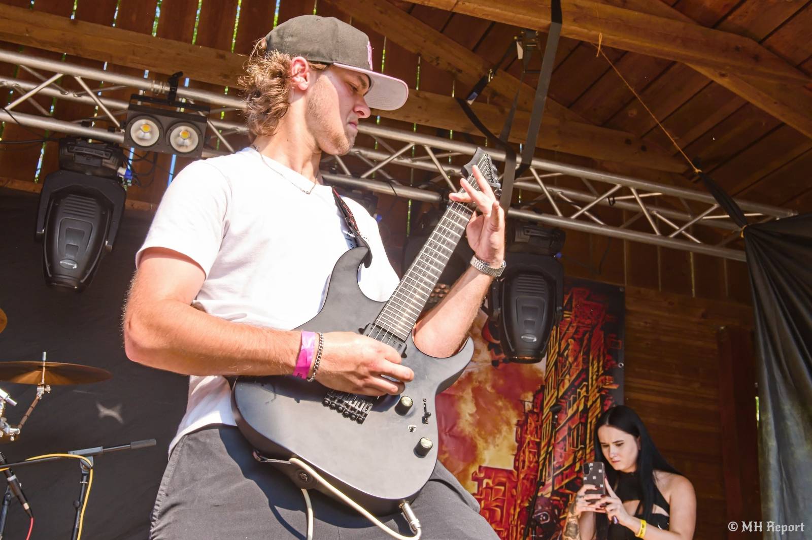 Destroy Fest otevřel své brány. První den patřil Tortharry a domácím Search and Destroy