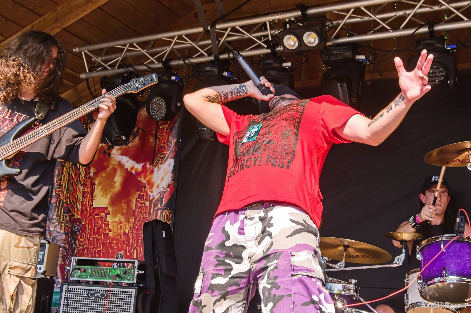 Destroy Fest otevřel své brány. První den patřil Tortharry a domácím Search and Destroy