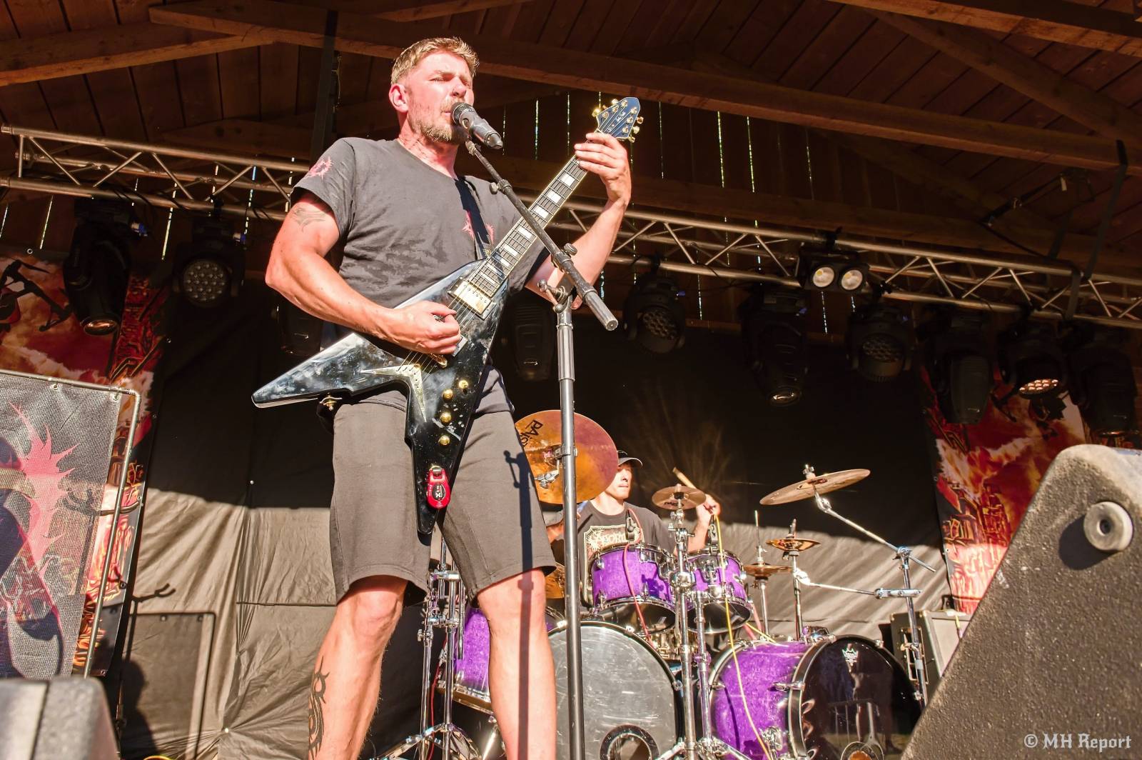 Destroy Fest otevřel své brány. První den patřil Tortharry a domácím Search and Destroy