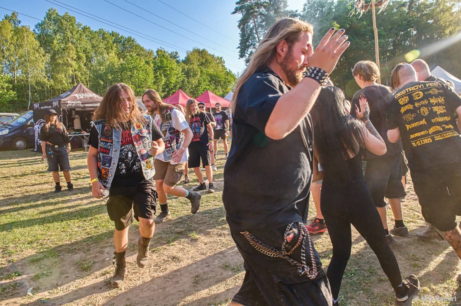 Destroy Fest otevřel své brány. První den patřil Tortharry a domácím Search and Destroy