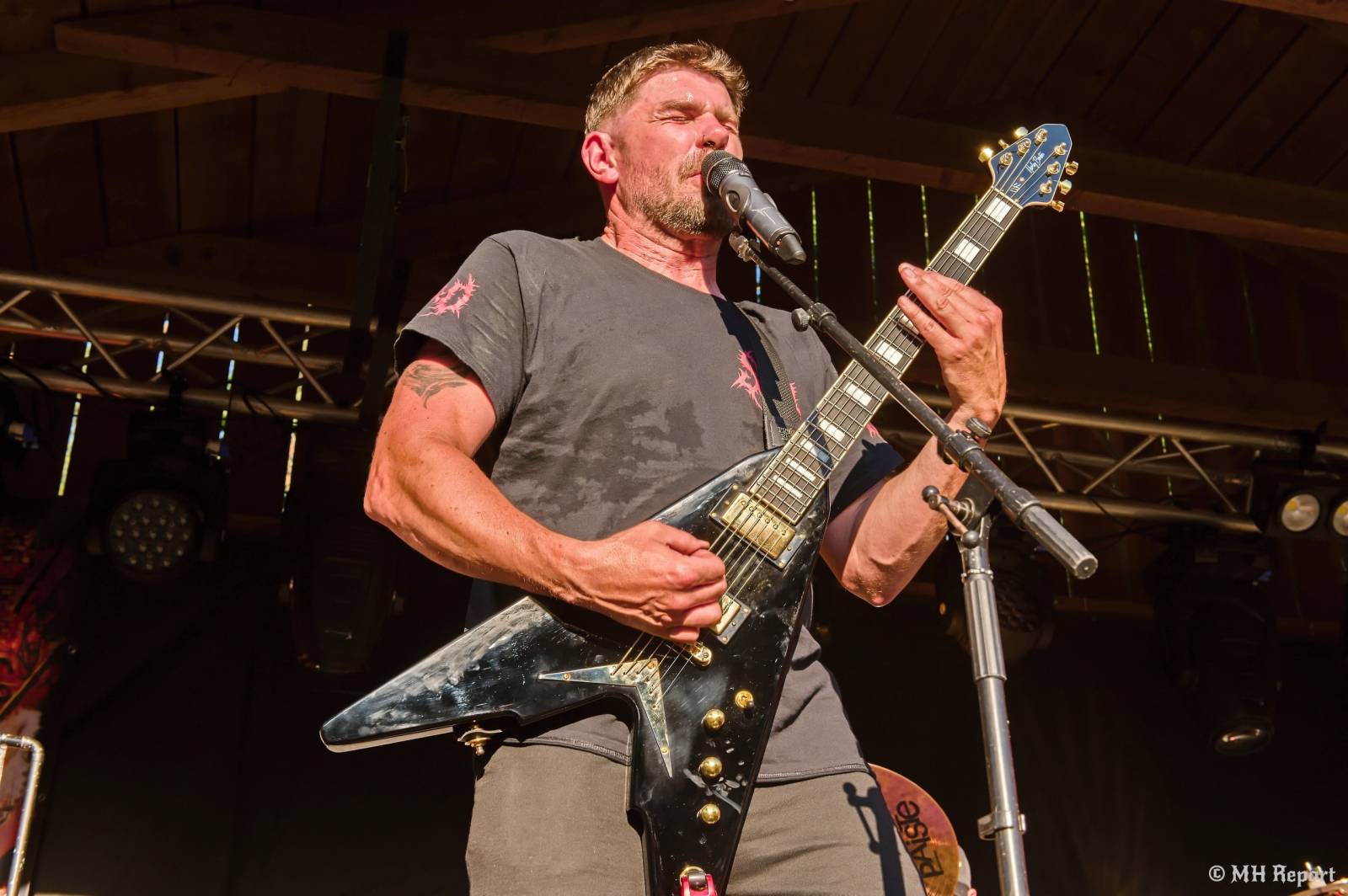 Destroy Fest otevřel své brány. První den patřil Tortharry a domácím Search and Destroy