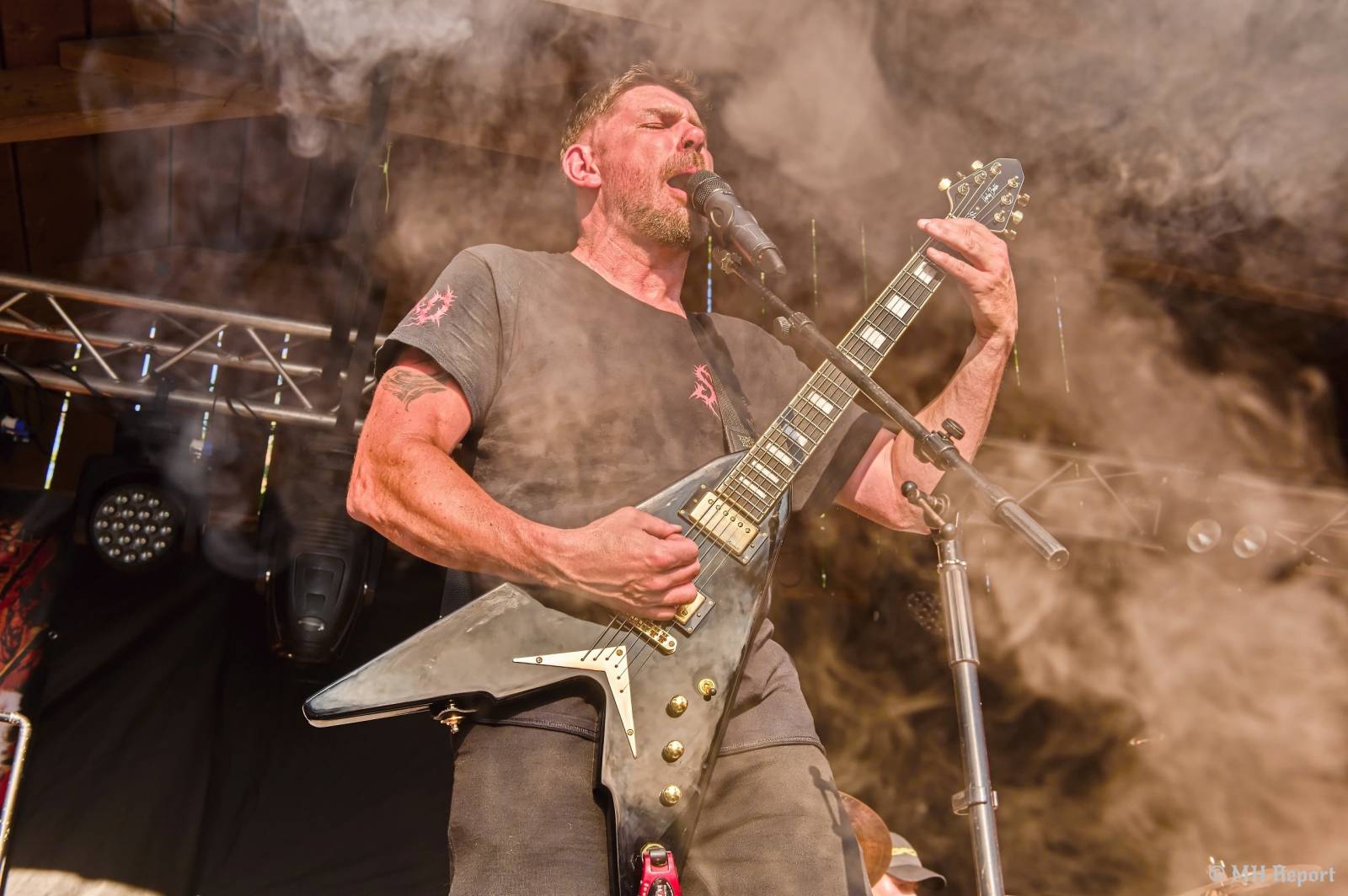 Destroy Fest otevřel své brány. První den patřil Tortharry a domácím Search and Destroy