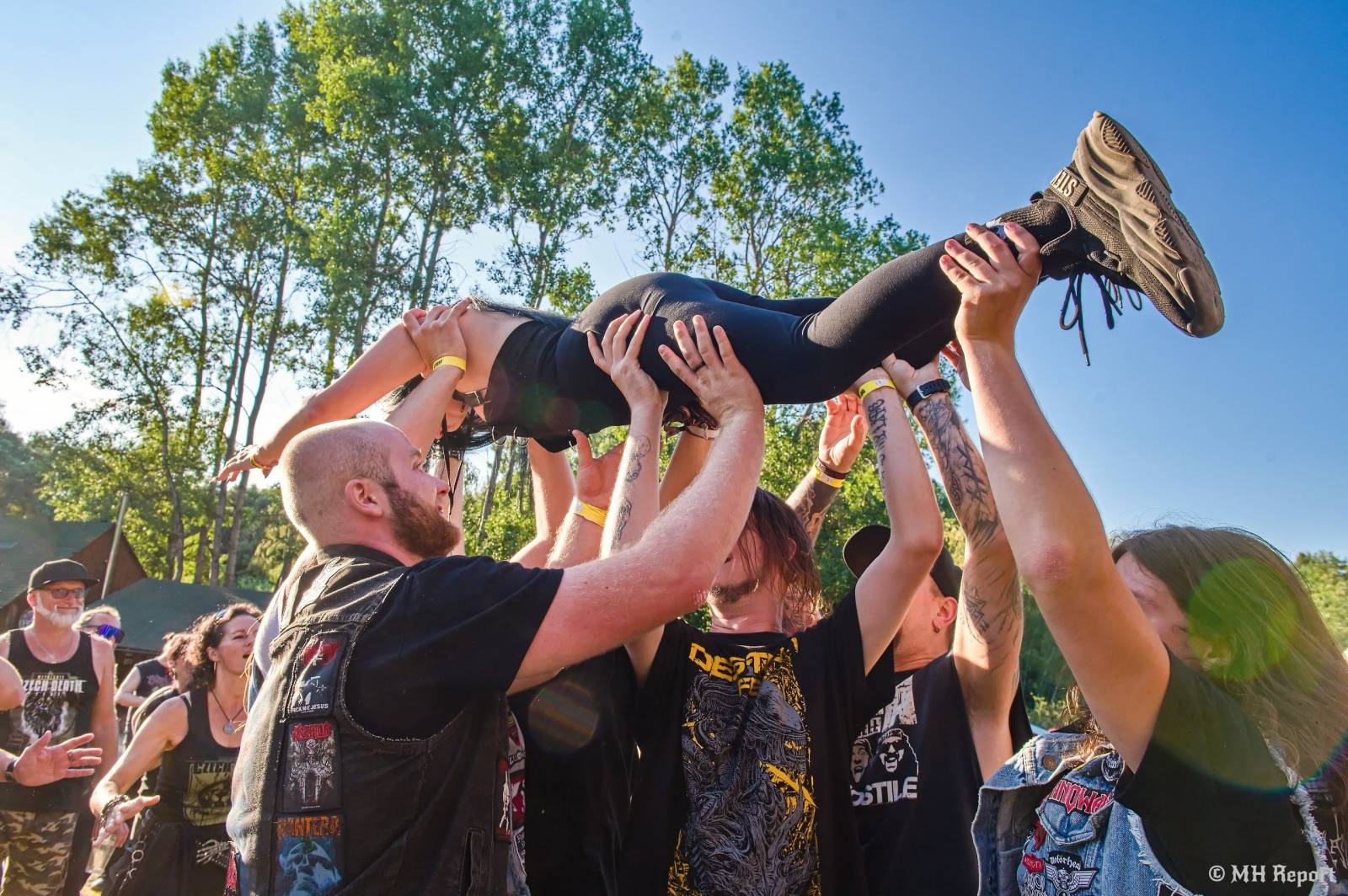 Destroy Fest otevřel své brány. První den patřil Tortharry a domácím Search and Destroy