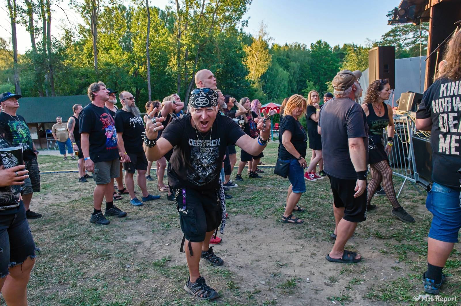 Destroy Fest otevřel své brány. První den patřil Tortharry a domácím Search and Destroy