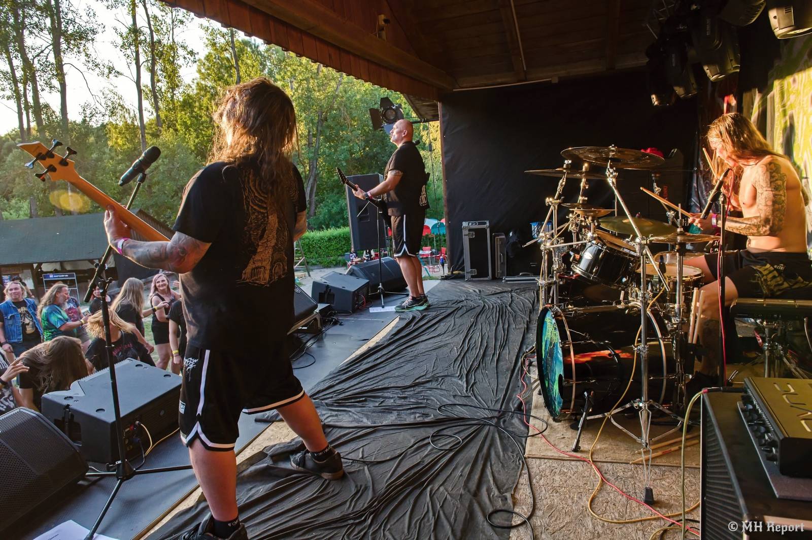 Destroy Fest otevřel své brány. První den patřil Tortharry a domácím Search and Destroy