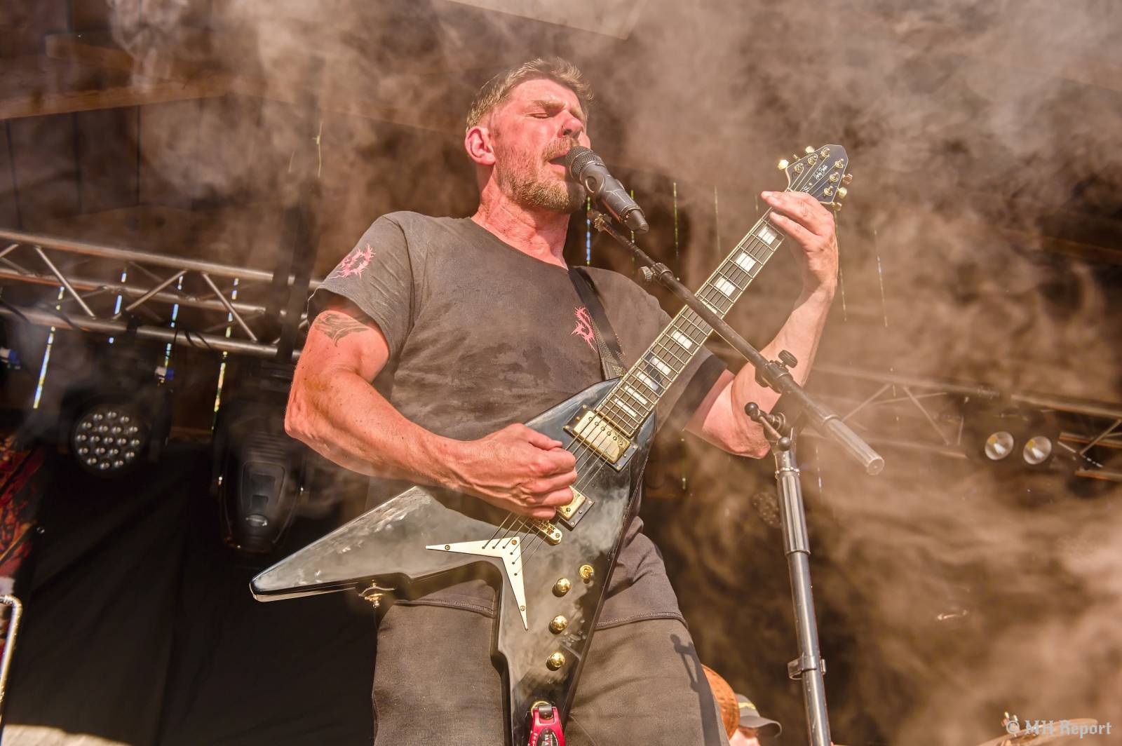 Destroy Fest otevřel své brány. První den patřil Tortharry a domácím Search and Destroy