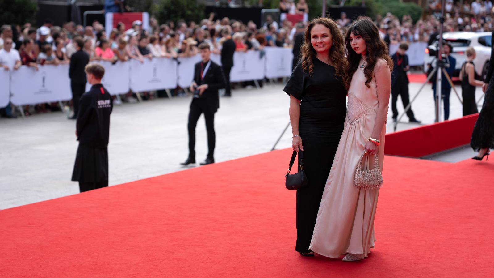 KVIFF uzavřel jubilejní ročník. Ocenění si odnesl i dokument o Báře Basikové