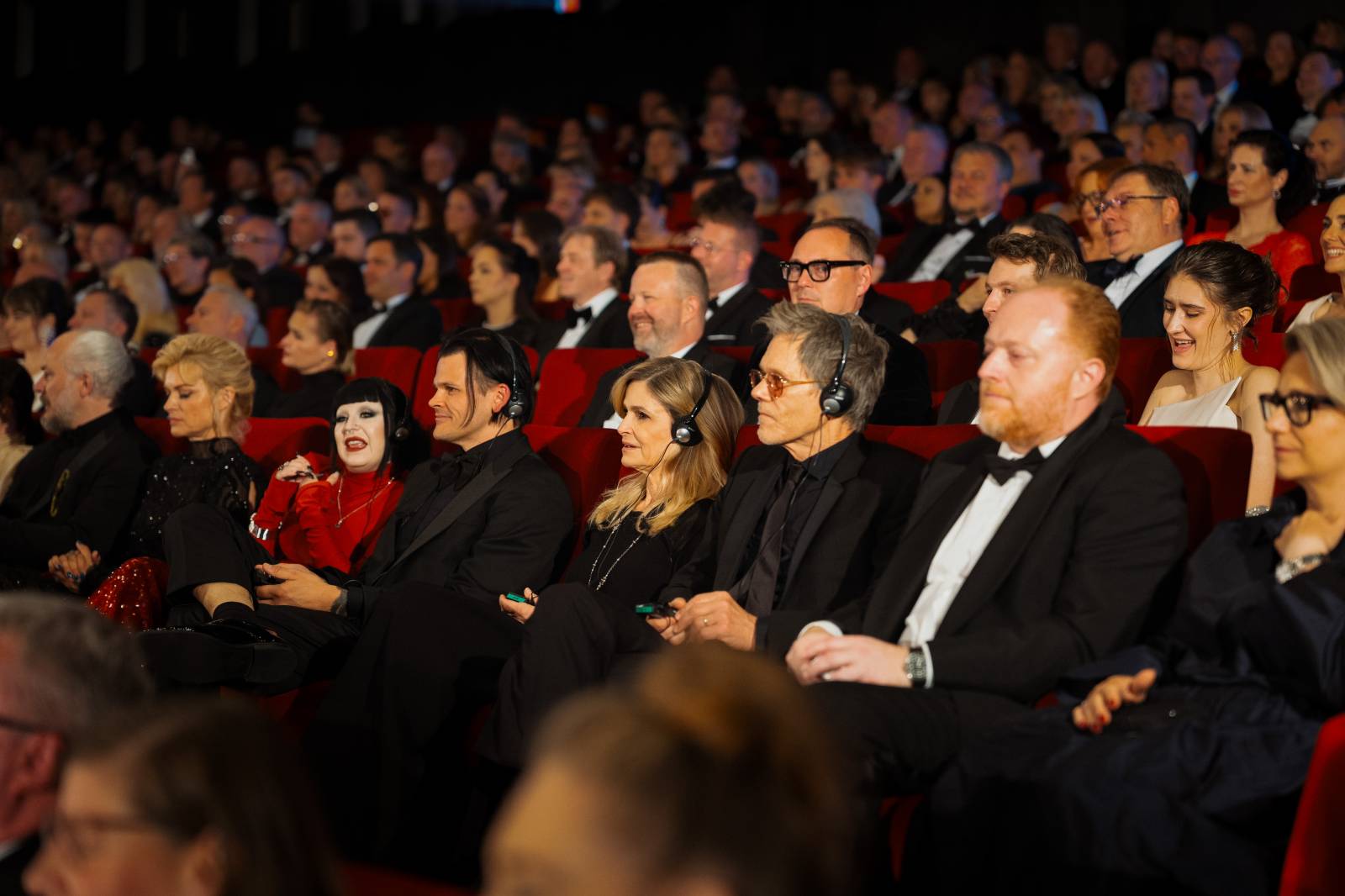 KVIFF uzavřel jubilejní ročník. Ocenění si odnesl i dokument o Báře Basikové