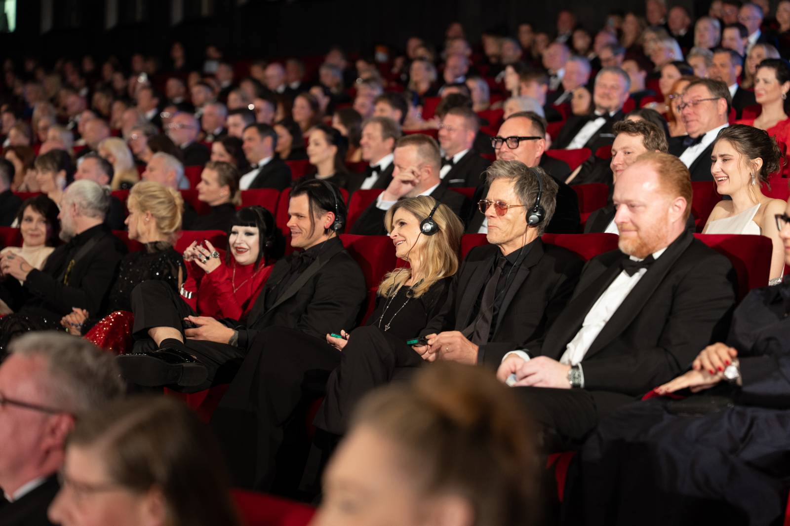 KVIFF uzavřel jubilejní ročník. Ocenění si odnesl i dokument o Báře Basikové