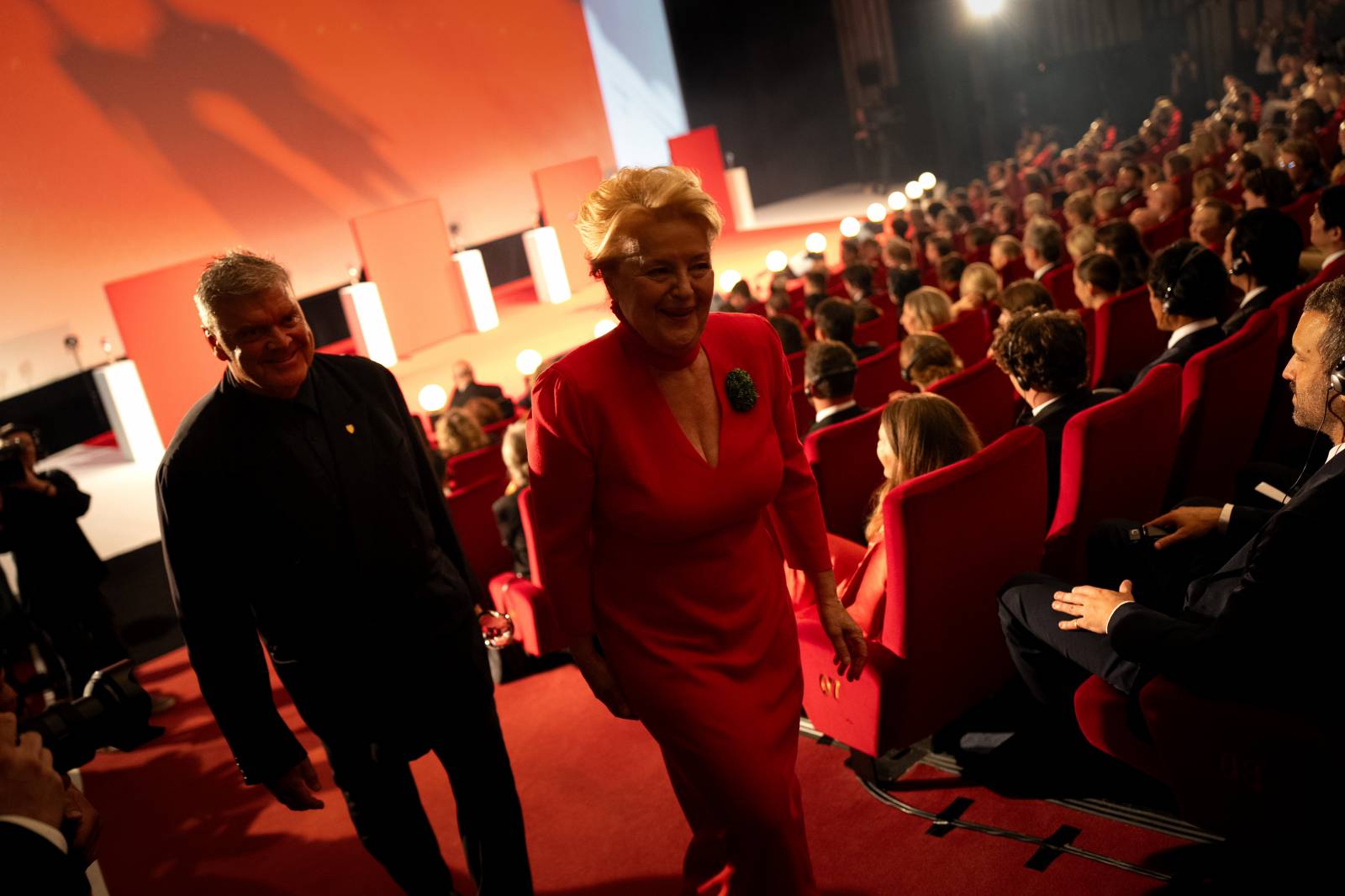 KVIFF uzavřel jubilejní ročník. Ocenění si odnesl i dokument o Báře Basikové