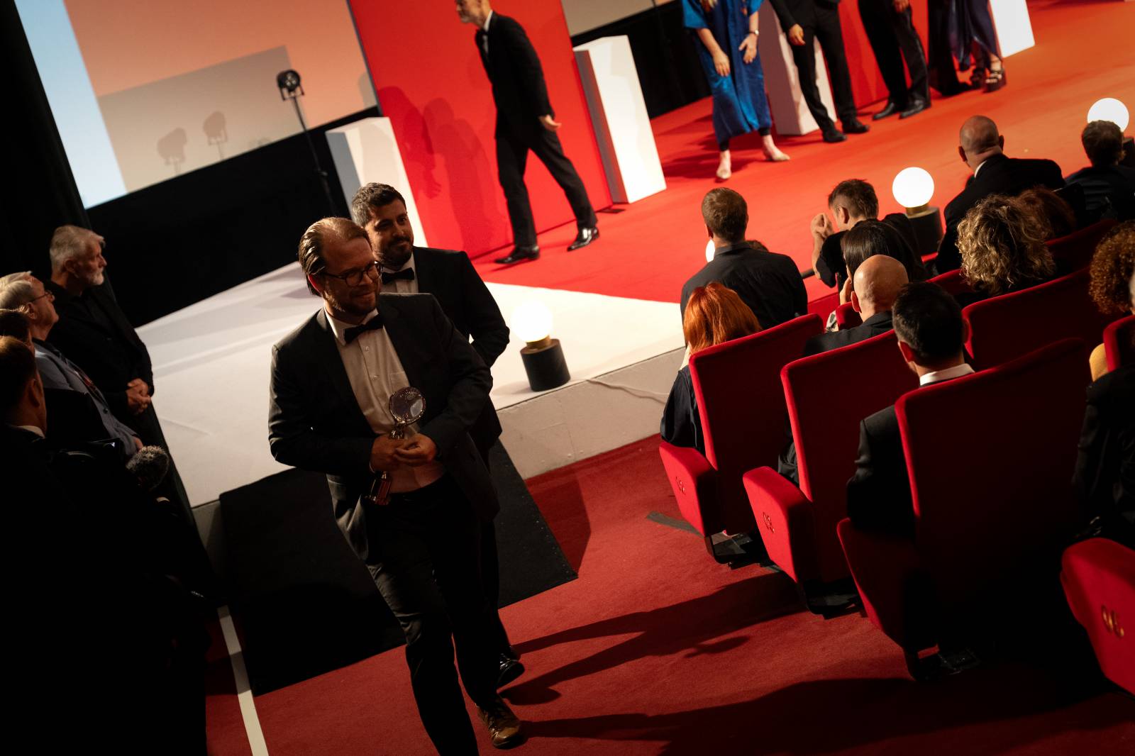 KVIFF uzavřel jubilejní ročník. Ocenění si odnesl i dokument o Báře Basikové