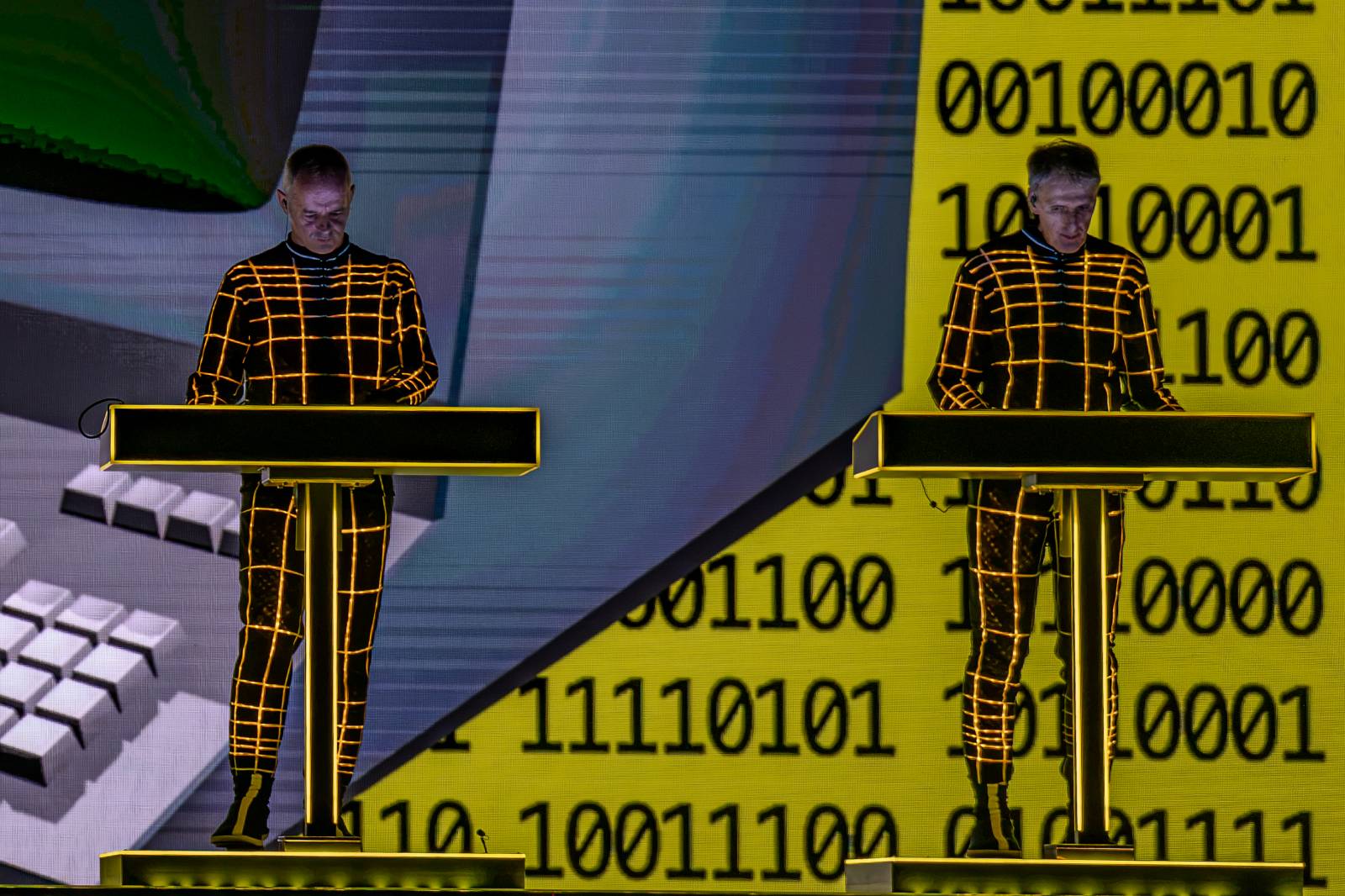 Duchovní otcové taneční a elektronické scény zpátky v Praze. Kraftwerk vystoupili ve Foru Karlín