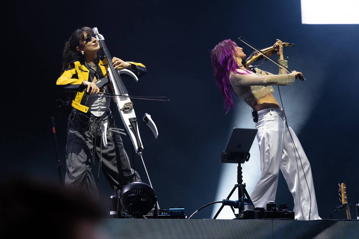 Chaos na Colours: Festival přerušila bouřka. Fanoušci na Mobyho tančili a zpívali v dešti