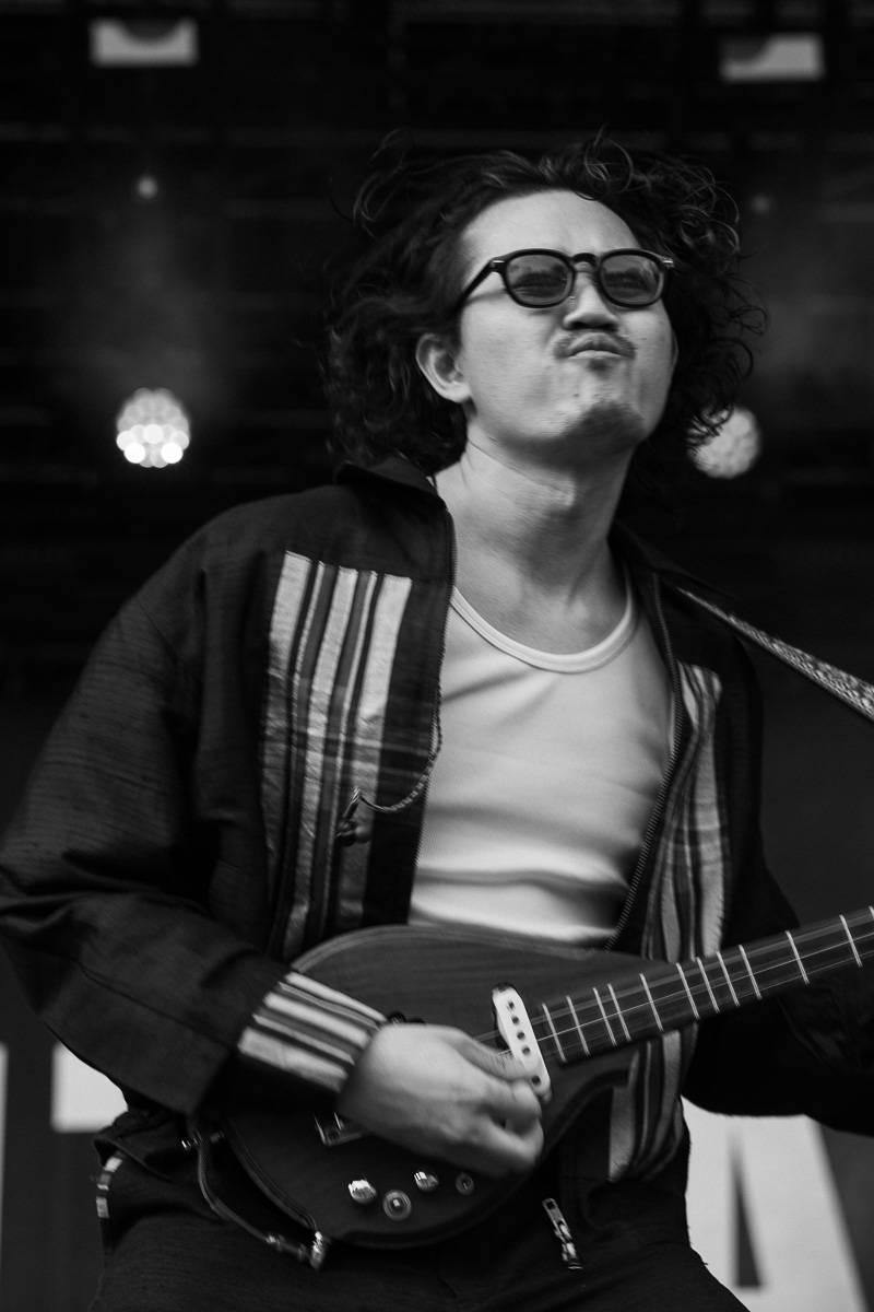 Chaos na Colours: Festival přerušila bouřka. Fanoušci na Mobyho tančili a zpívali v dešti
