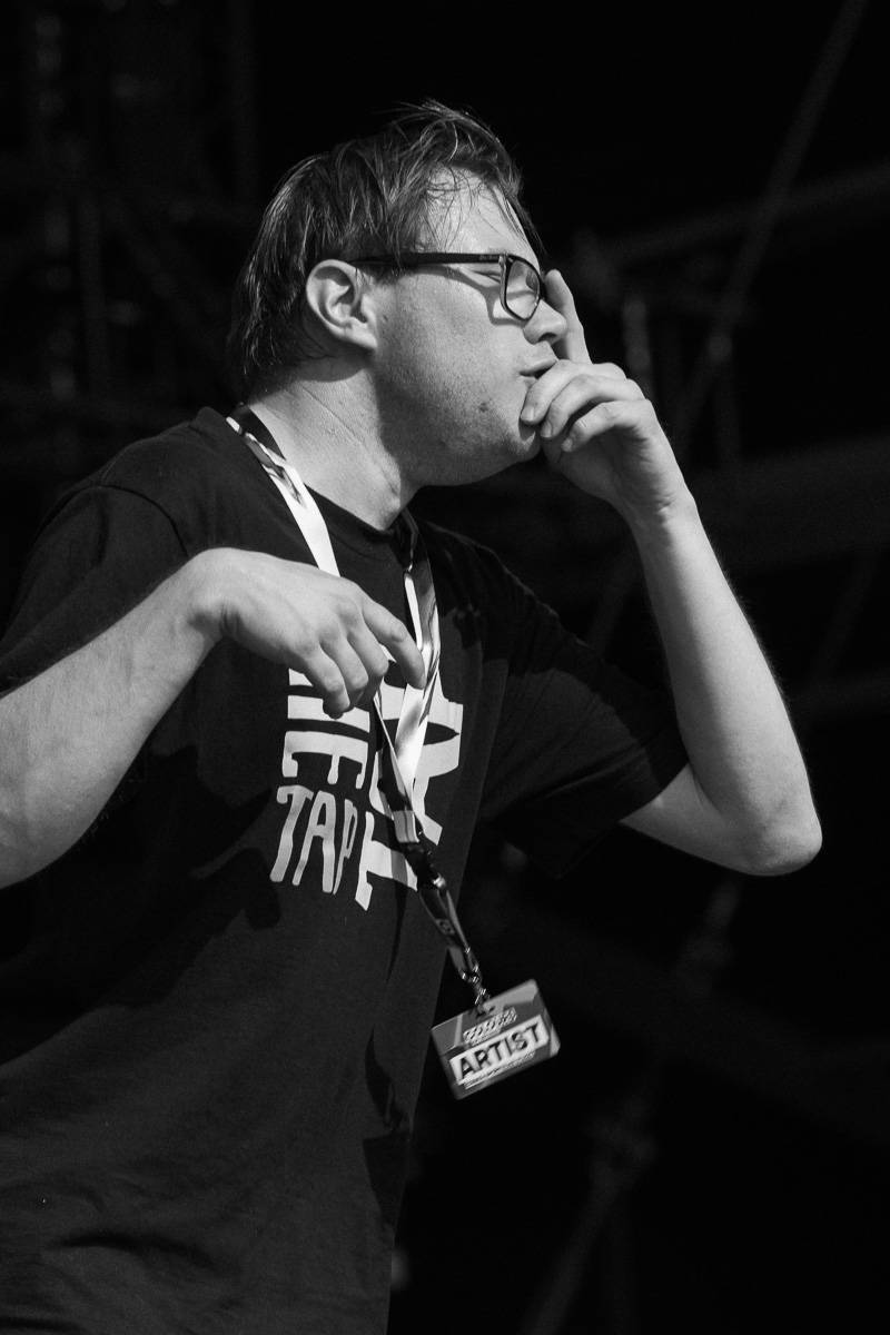 Chaos na Colours: Festival přerušila bouřka. Fanoušci na Mobyho tančili a zpívali v dešti