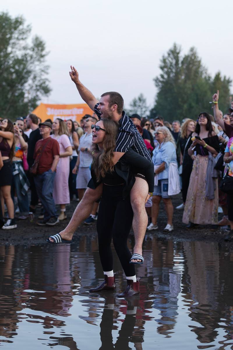 Colours of Ostrava uzavřel své brány: Extravagantní Peaches, skvělá Lorde i silný hlas Teddyho Swimse