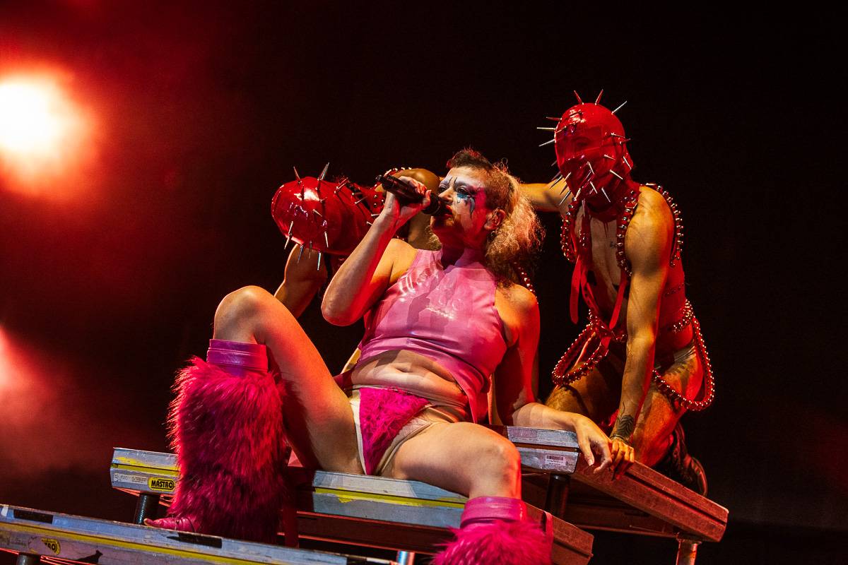 Colours of Ostrava uzavřel své brány: Extravagantní Peaches, skvělá Lorde i silný hlas Teddyho Swimse